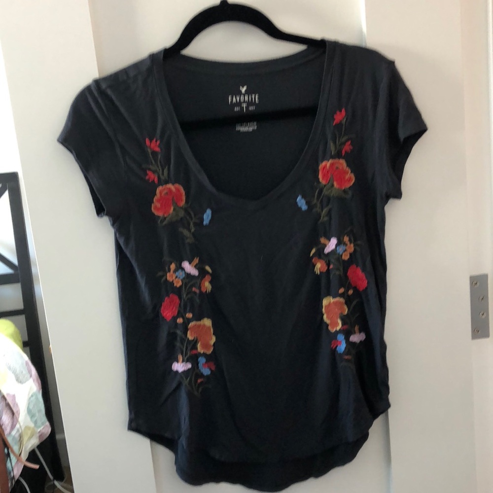 American eagle v neck t shirt
